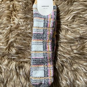 NWT ruby lounge sock with grip 2 Pairs